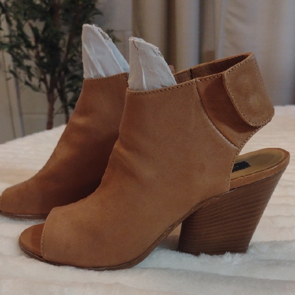 Made In Italy Soft Genuine Leather Tan 3 Inch Heel Bootie Steven EU 37 US 6.5-7